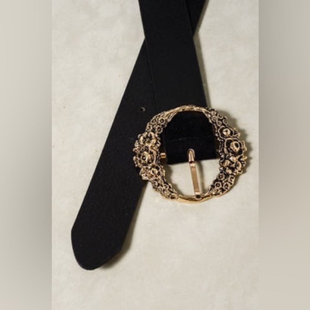 Black Floral Luxe Etched Blossom Buckle Belt - Picture 3 of 6